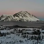 Дом отдыха Lyngvaer Serene - Jacuzzi & Sauna - No 09