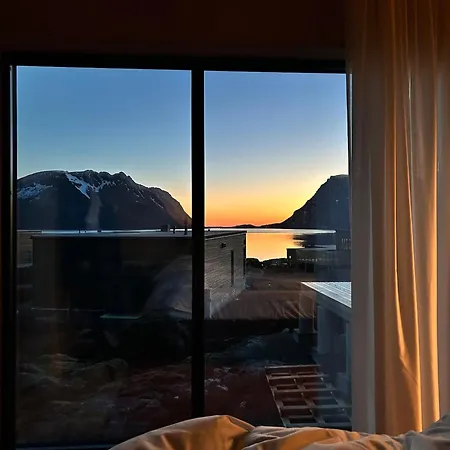 Lyngvær Serene - Jacuzzi&sauna - No 09 *