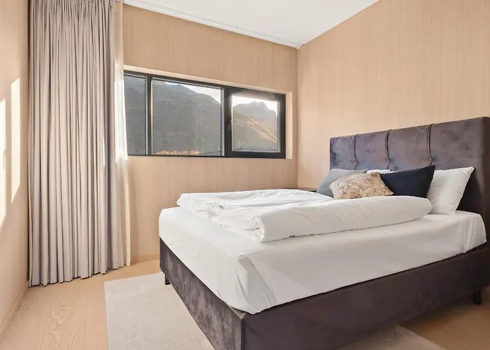 Semesterbostad Lyngvaer Serene - Jacuzzi & Sauna - No 09