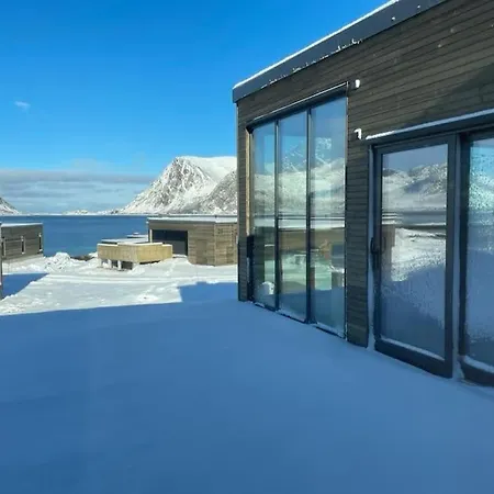 Lyngvaer Serene Lodge - Jacuzzi & Sauna - No 09 Casa de Férias *