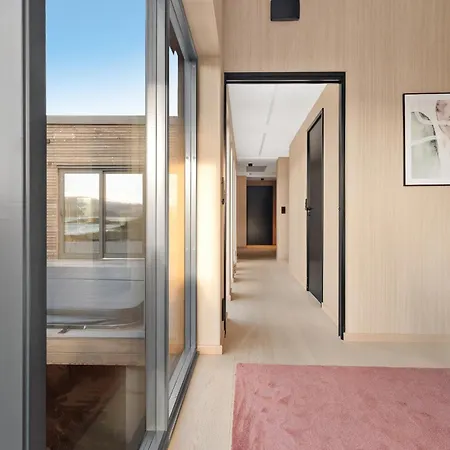 Lyngvaer Serene Lodge - Jacuzzi & Sauna - No 09 Casa de Férias *