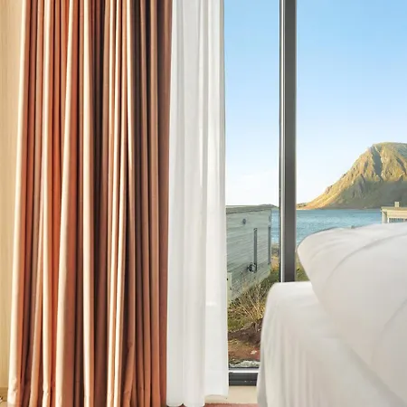 Lyngvaer Serene Lodge - Jacuzzi & Sauna - No 09 Storoya