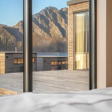 Lyngvaer Serene Lodge - Jacuzzi & Sauna - No 09 Storoya