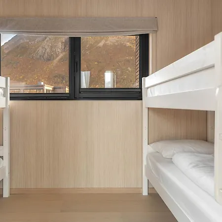 Lyngvaer Serene Lodge - Jacuzzi & Sauna - No 09 Casa de Férias *